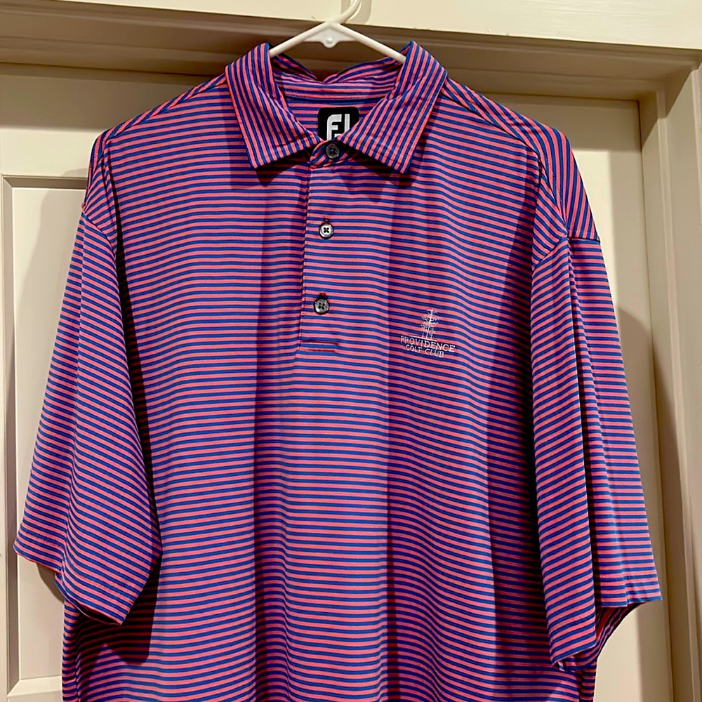 Men’s XL Footjoy Golf Shirt Providence Golf Club. Excellent Condition.